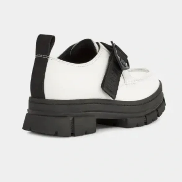 NWOB Ugg Ashton Shoe combat lug sole leather white with black loafers size 8.5 - Picture 4 of 9